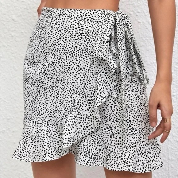 Shein Ruffled Skirt Set🤍 - Picture 5 of 5